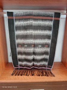 Ulos Pewarna Alami Bintang Maratur